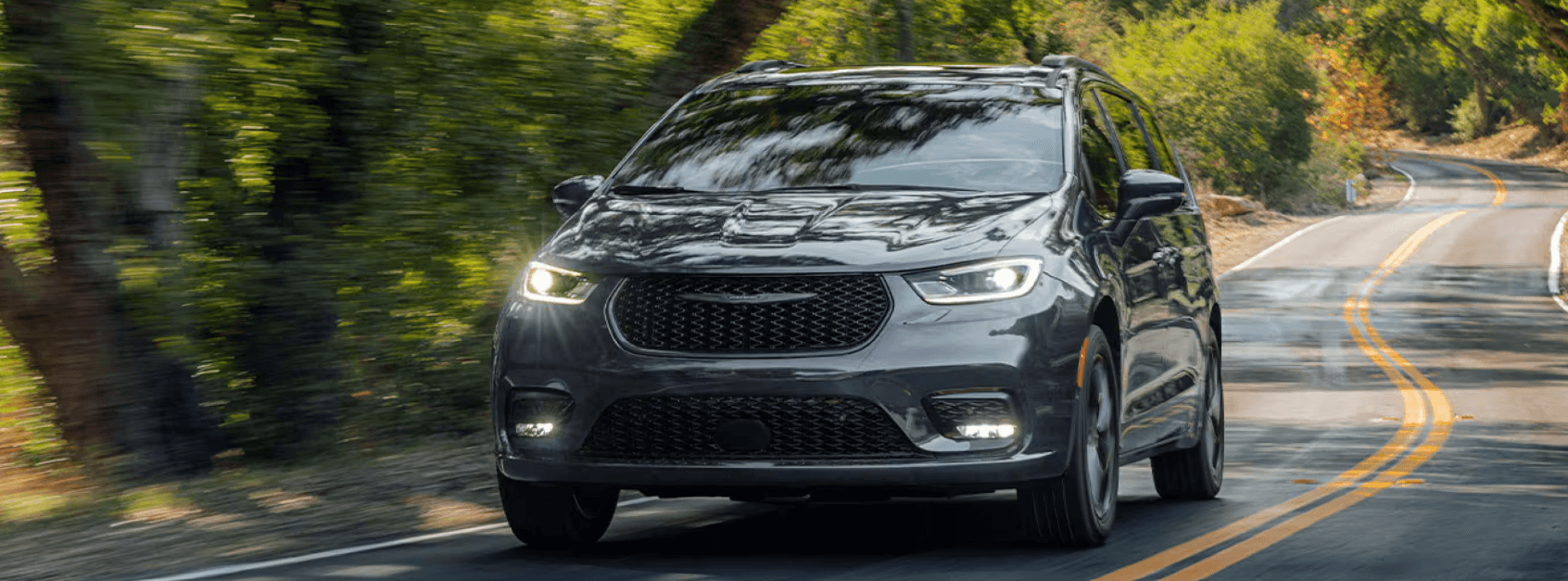 Which 2026 Chrysler Pacifica Trim is Best for South Bend Families? School Runs & Road Trips